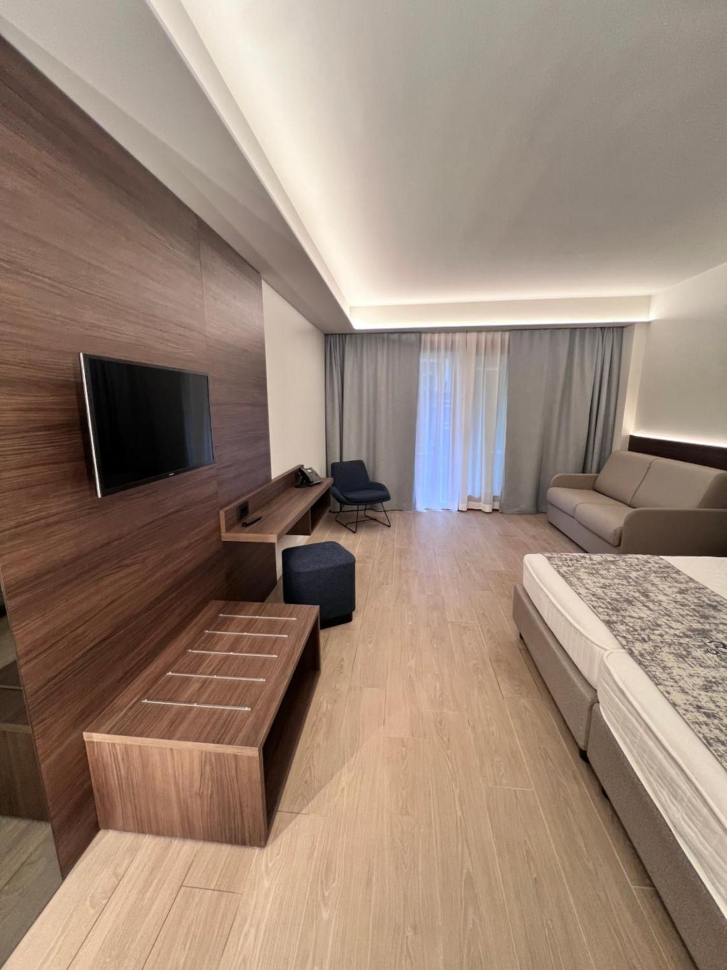 Hotel Ilma Lake Garda Resort Limone sul Garda Exterior photo